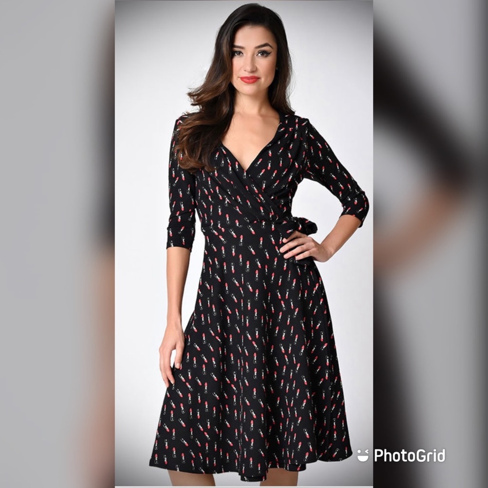 Unique Vintage L Black wrap dress with lipstick print!